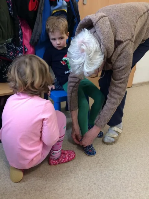 Kindergruppe im Seniorenheim Pohoda