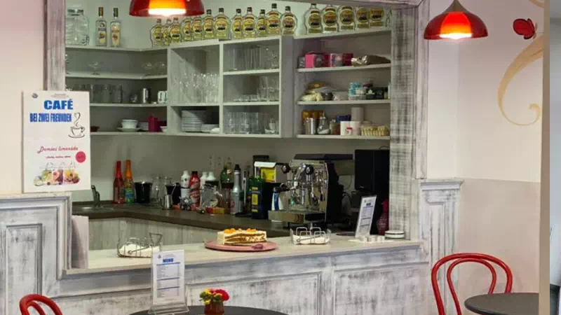Cafe Bei zwei Freunden
